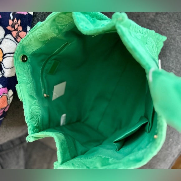 Beautiful Green 🌿 Terrycloth Urban Expressions Tote Bag💚 - Picture 3 of 5